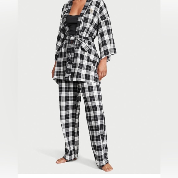 Victoria’s Secret Flannel Three Piece Long Pajama Set NWT - Picture 1 of 8